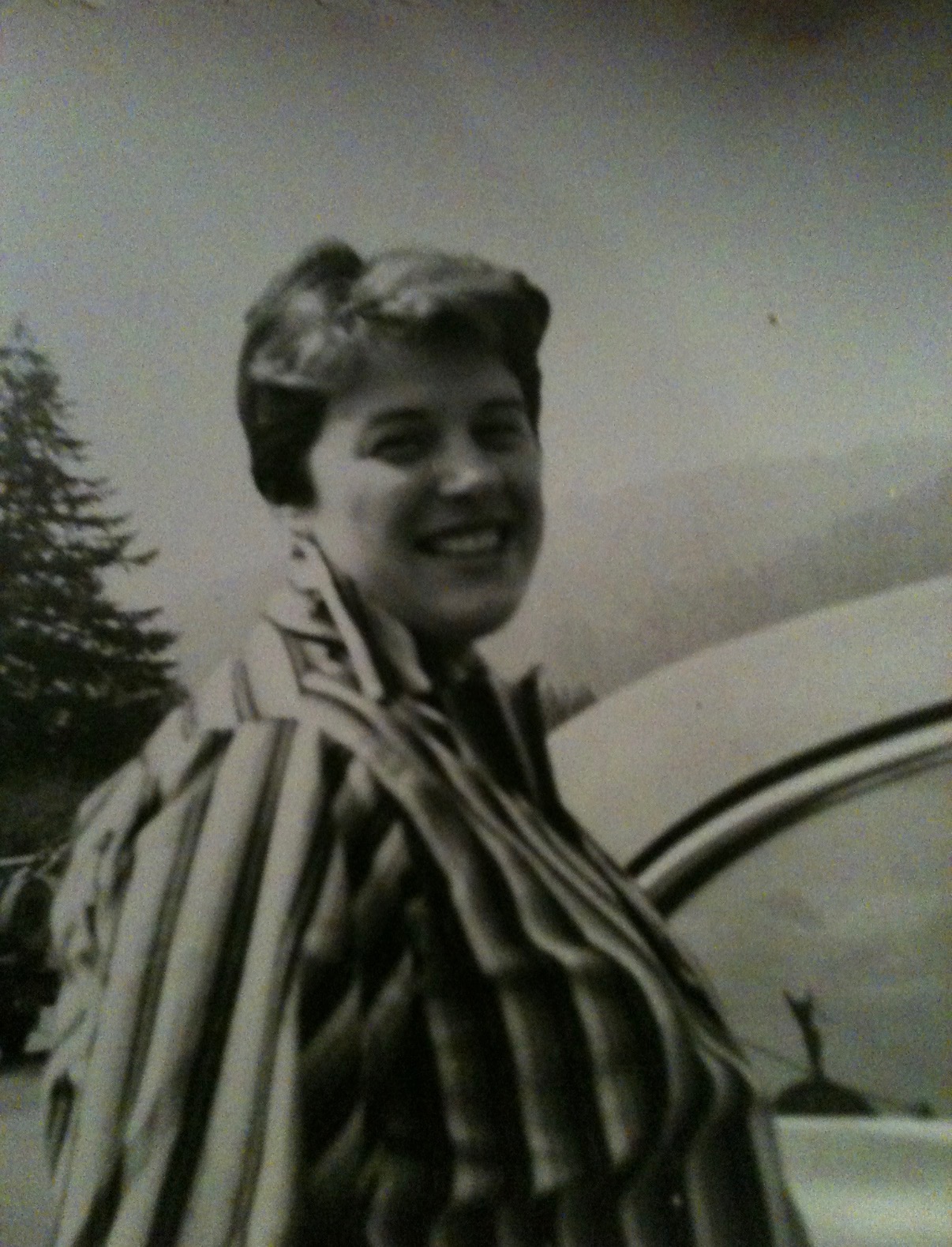 A young Dona 'Mam' Morris